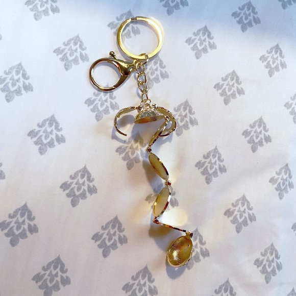 Golden Snitch Multi Photo Locket Keychain Harry Potter Hogwarts Quidditch Gift - Picture 4 of 7